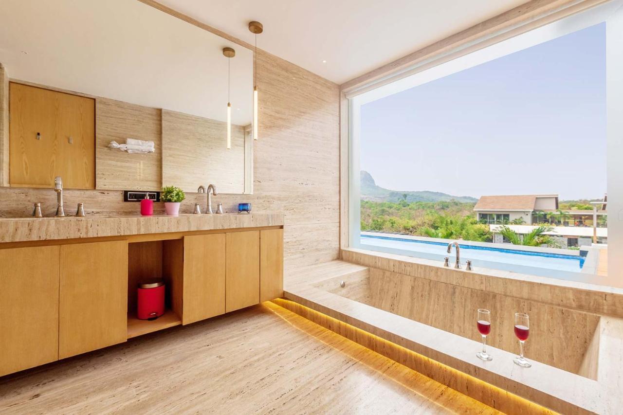 Stayvista'S Villa 107 At Canary Farms - Pure Veg With Huge Lawn, Pool And Home Theatre Lonavala Exteriör bild