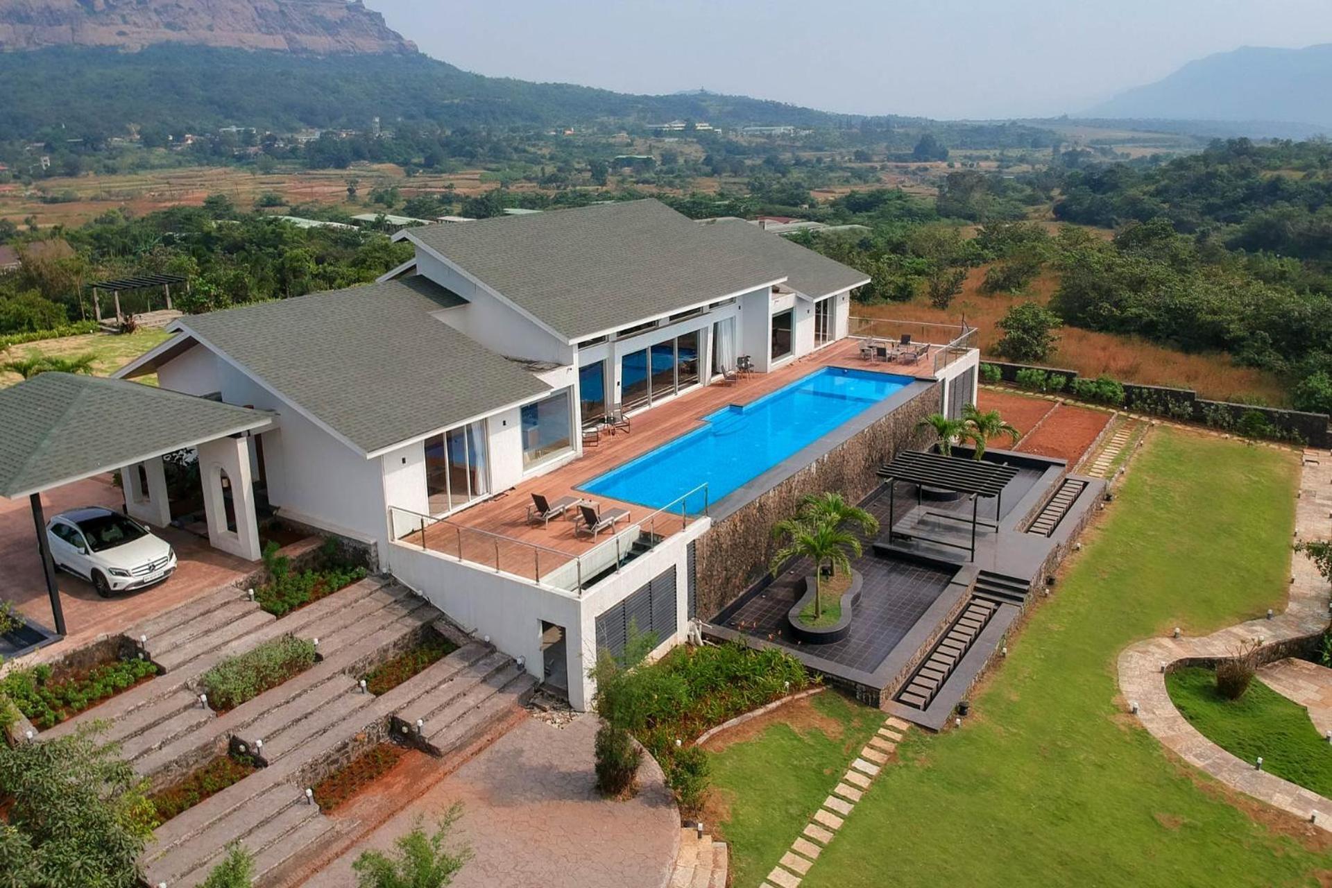 Stayvista'S Villa 107 At Canary Farms - Pure Veg With Huge Lawn, Pool And Home Theatre Lonavala Exteriör bild